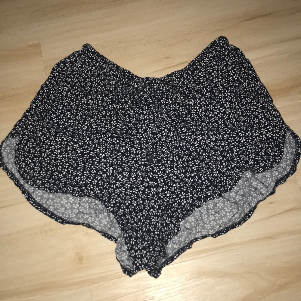Brandy Melville shorts floral